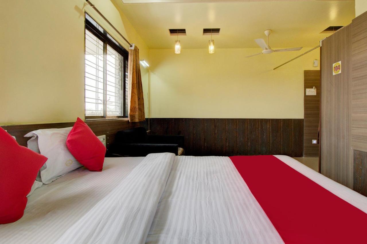Hotel Oyo Slp013 Savan And Sapna Lodging Solapur Exterior foto