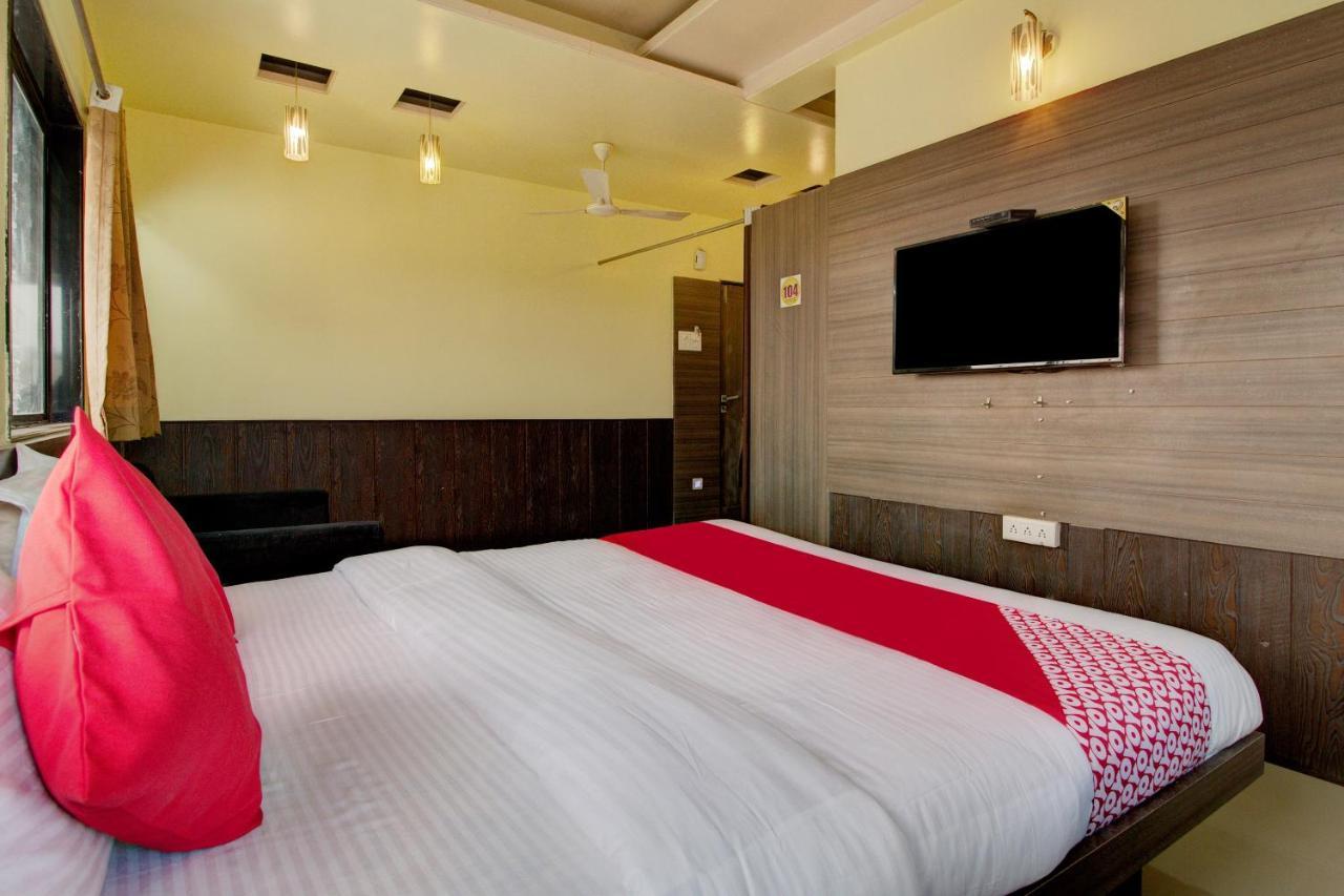 Hotel Oyo Slp013 Savan And Sapna Lodging Solapur Exterior foto
